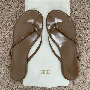 TKEES nude sandal flip flops Size 8